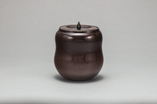 「色絵水指　紫弦」 2018　17.0×17.0×20.0